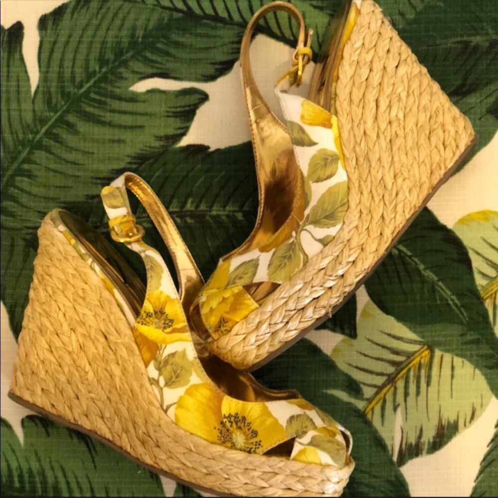 Cute yellow wedges